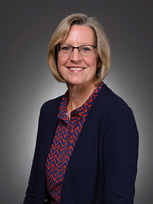 Headshot of Mollie Raymond